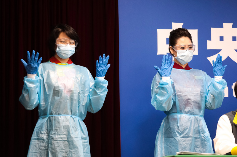 宝島再発見 - 2020-03-28航空機の乗組員、4/1よりゴーグル・防護服着用へなど