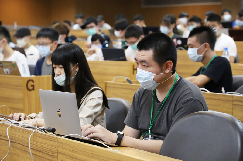 数字の台湾（2020-10-05）大学生の42％が学資ローンを借りる