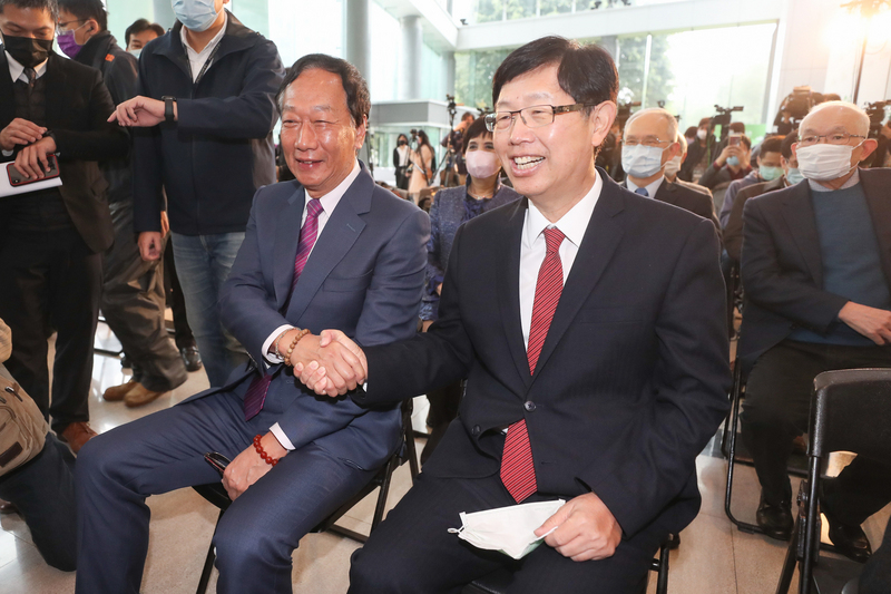 台湾経済最前線（2021-02-04）鴻海精密が電気自動車（EV）に進出、中国大陸の自動車メーカーの吉利と提携