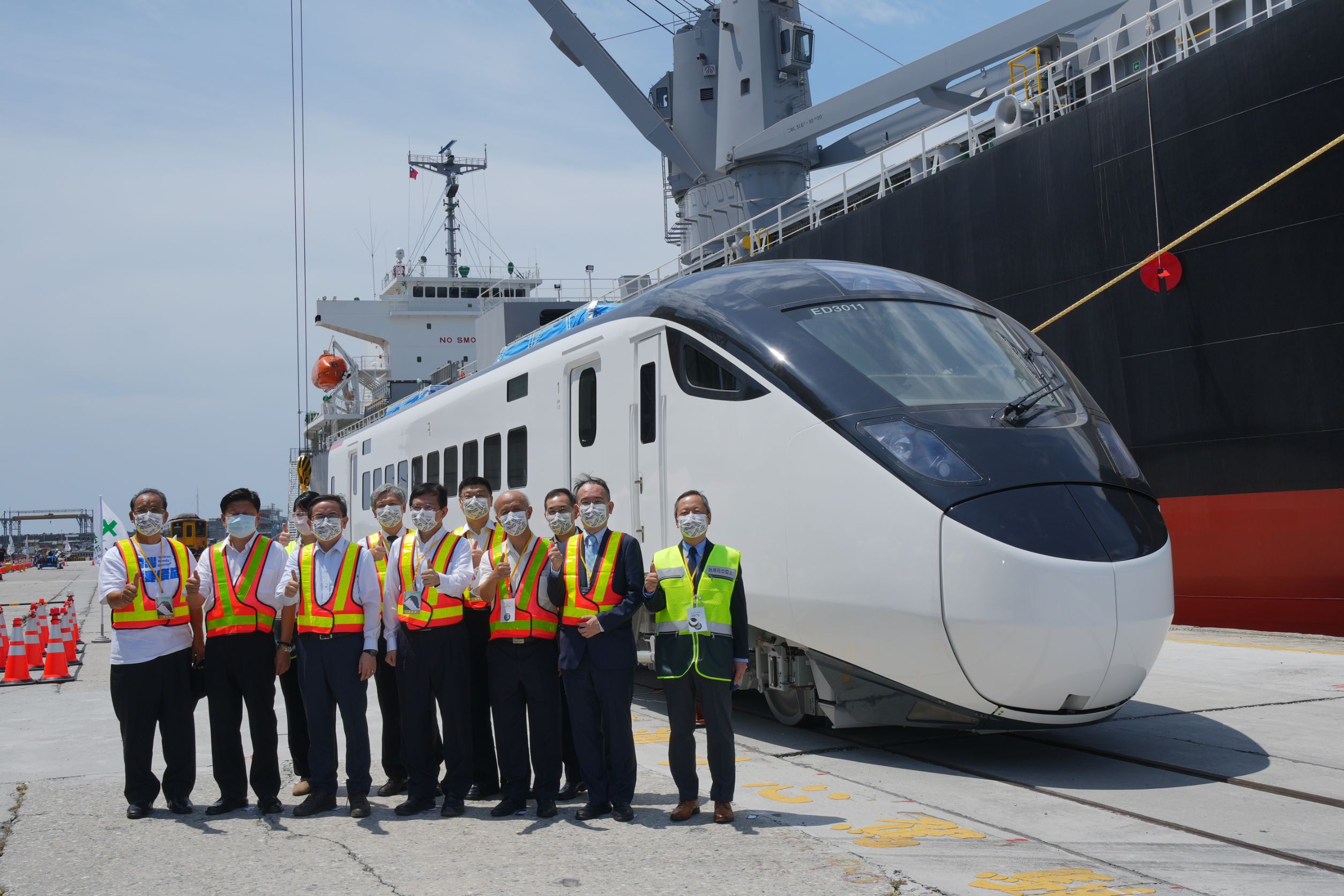 ナルワンアワー（月曜日） - 2021-08-02_日本製新型車両「EMU3000」第一陣、花蓮港に到着