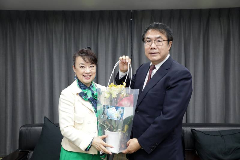 台湾ソフトパワー - 2023-03-07-年末に台南市で版画展を開催する翁倩玉（ジュディ・オング）