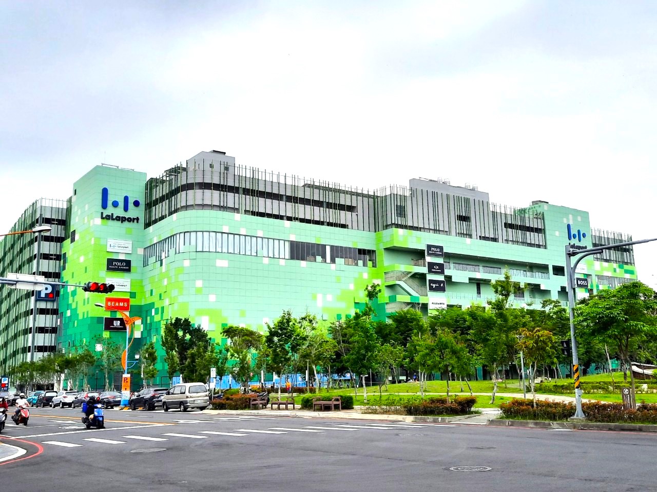 台湾お気楽レポート - 2023-05-07_台湾初のLaLaport、Mitsui Shopping Park LaLaport台中