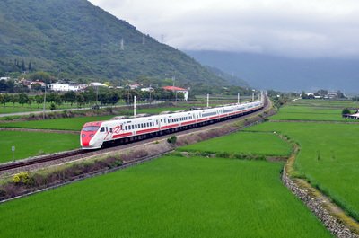 花東線電化後、割引実施ダイヤも改正