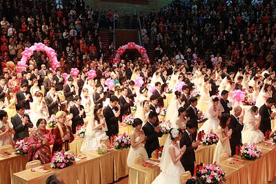 平均初婚年齢、男性32歳、女性29.7歳
