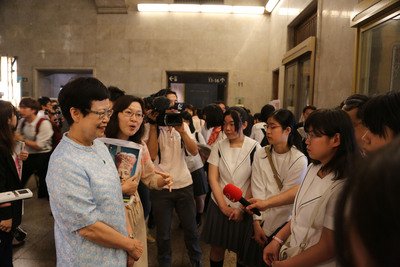 故宮博物院、『神品至宝』展に被災地の学生招待