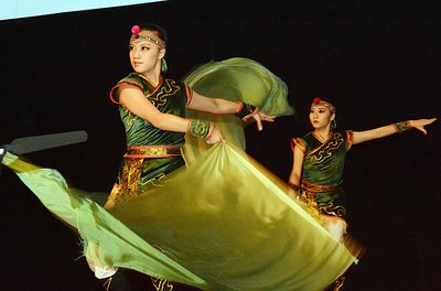 方相舞踊団、ベルギーの芸能フェスタに参加