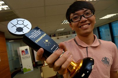 世界アマ囲碁選手権優勝の詹・選手、凱旋帰国