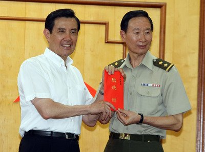 馬・総統、憲兵は断固として廃止しないと強調