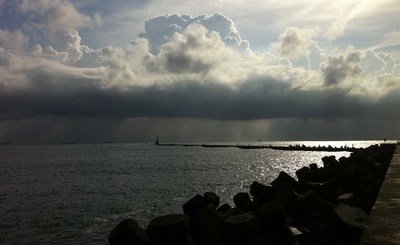 台風10号、23日に台湾南端を通過か