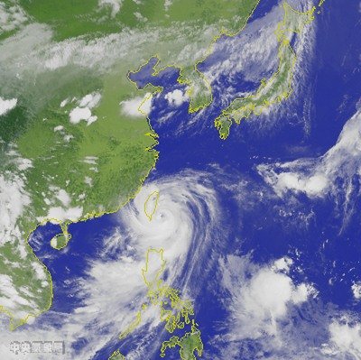 台風10号、22日深夜に台湾に上陸