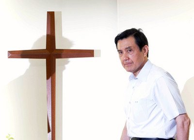 馬・総統、墜落事故に「迅速な原因究明を」