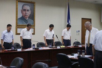 馬・総統、相次ぐ事故の犠牲者を悼む