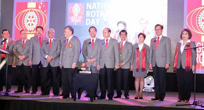 黄・国際ロータリー会長が比を訪問