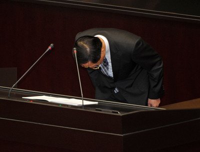 食の不安で江・行政院長が国民に謝罪