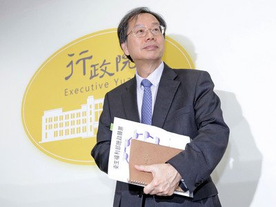 衛福部長に政務委員、行政院長「非常時の手法」