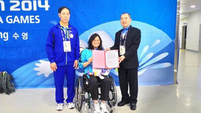 アジアパラ大会、台湾の金第1号は水泳