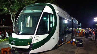 高雄市のライトレール、車両が公開