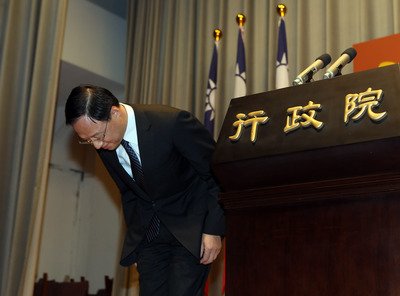 江・行政院長、選挙惨敗で引責辞任