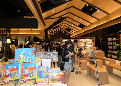 CNNも絶賛、24時間営業の誠品書店