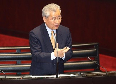 新行政院長が施政方針、「民意に耳を傾ける」
