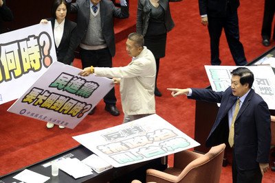 行政院長：監督条例を両岸政策の新起点に