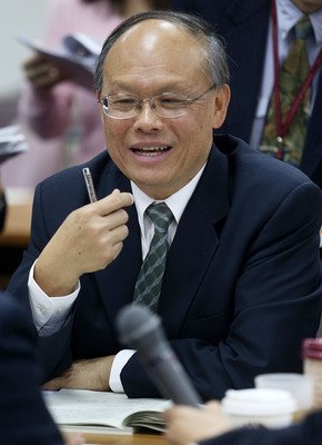 経済部、全世帯に電気代750元還付へ