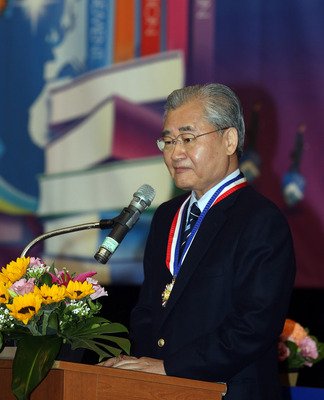 毛・行政院長「施政は他人を慮ること第一に」