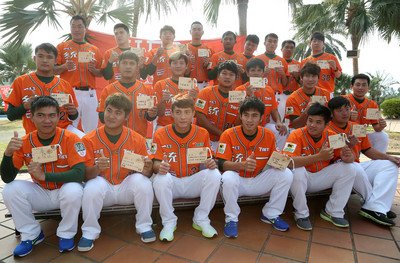ライオンズ、韓国プロニ軍3チームと試合