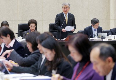 毛・行政院長、国家運営の主軸と原則説明