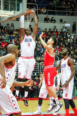 SBLオールスター、50得点デービス選手がMVP