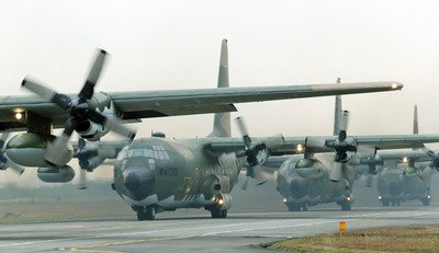 水不足で空軍が人工的「増雨」促す