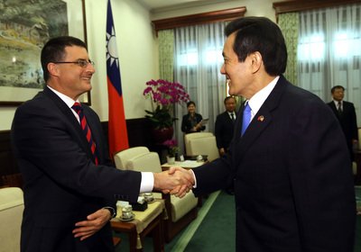 総統「両岸関係改善は台米関係安定にも寄与」