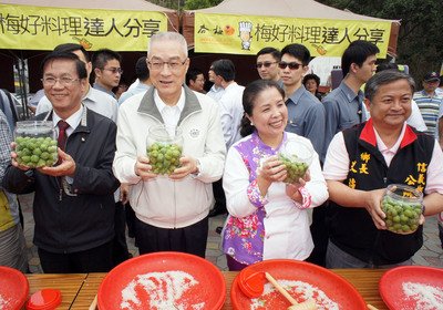 呉・副総統、南投の梅産業を称賛