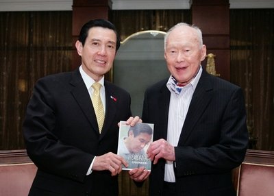 馬・総統、リー・クアンユー氏死去に弔意