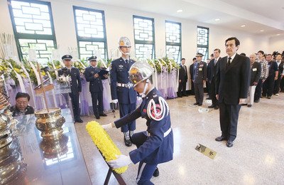 馬・総統：戦争への備えは怠れず
