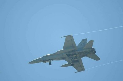外交部「米軍機緊急着陸は台米の密な関係証明」