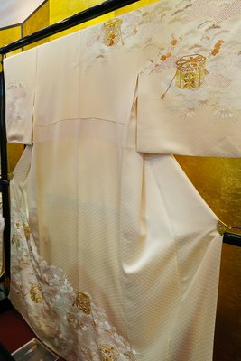 台湾で日本の京友禅、名刀展示
