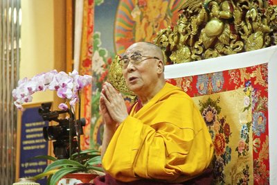 台湾の宗教団体、ダライ・ラマ祝う