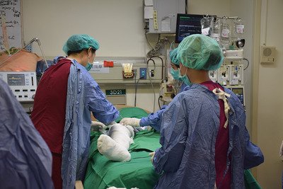 粉塵爆発事故の犠牲者が4人に