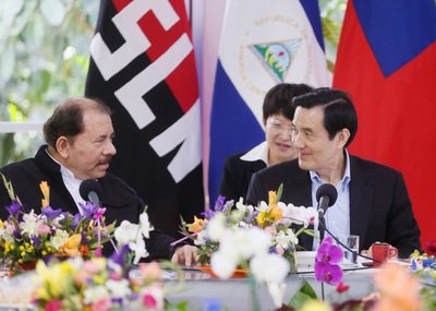 馬・総統、ニカラグアの大統領と会談
