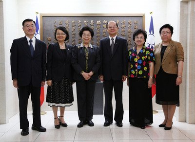 張・監察院長、駐日代表処を視察