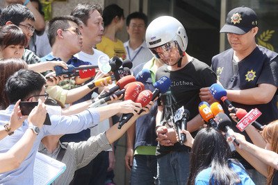 行政院長、通り魔事件で「社会のサポートを」
