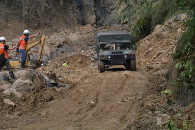 烏来が「陸の孤島」に、「まず緊急道路を」