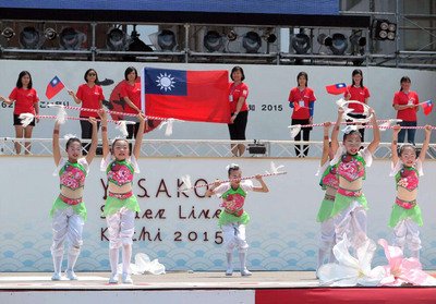 新竹の小学生が高知よさこい祭りで踊り披露