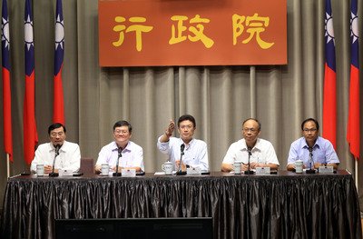 政府、景気対策で観光誘致強化
