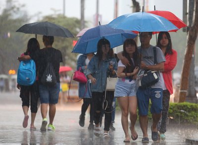 エルニーニョで秋は雨少なく暖かめ