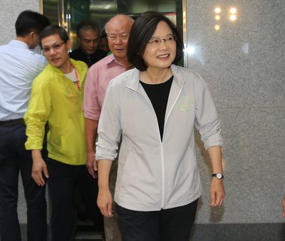蔡英文氏、建国祝賀式典に出席か