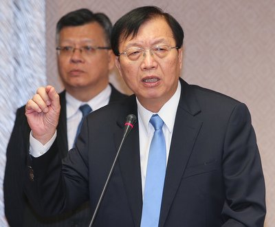 内政部、入台証電子化を検討へ