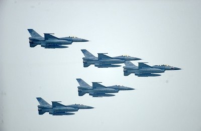 米軍基地でのF16訓練が19年まで延長