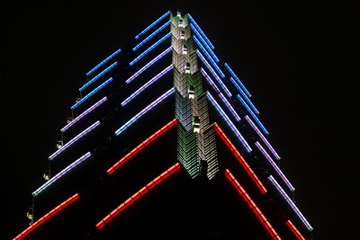 外交部、仏への渡航警告レベル引き上げ
